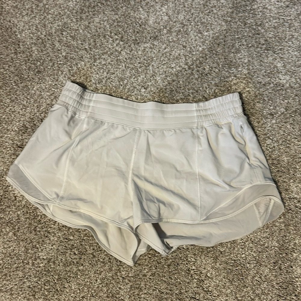Lululemon HR Hotty Hot shorts 2.5 inch